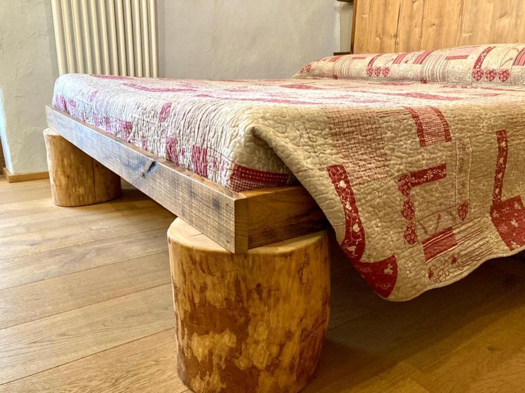 La Placette - Albergo Diffuso E Trattoria Usseaux Eksteriør billede