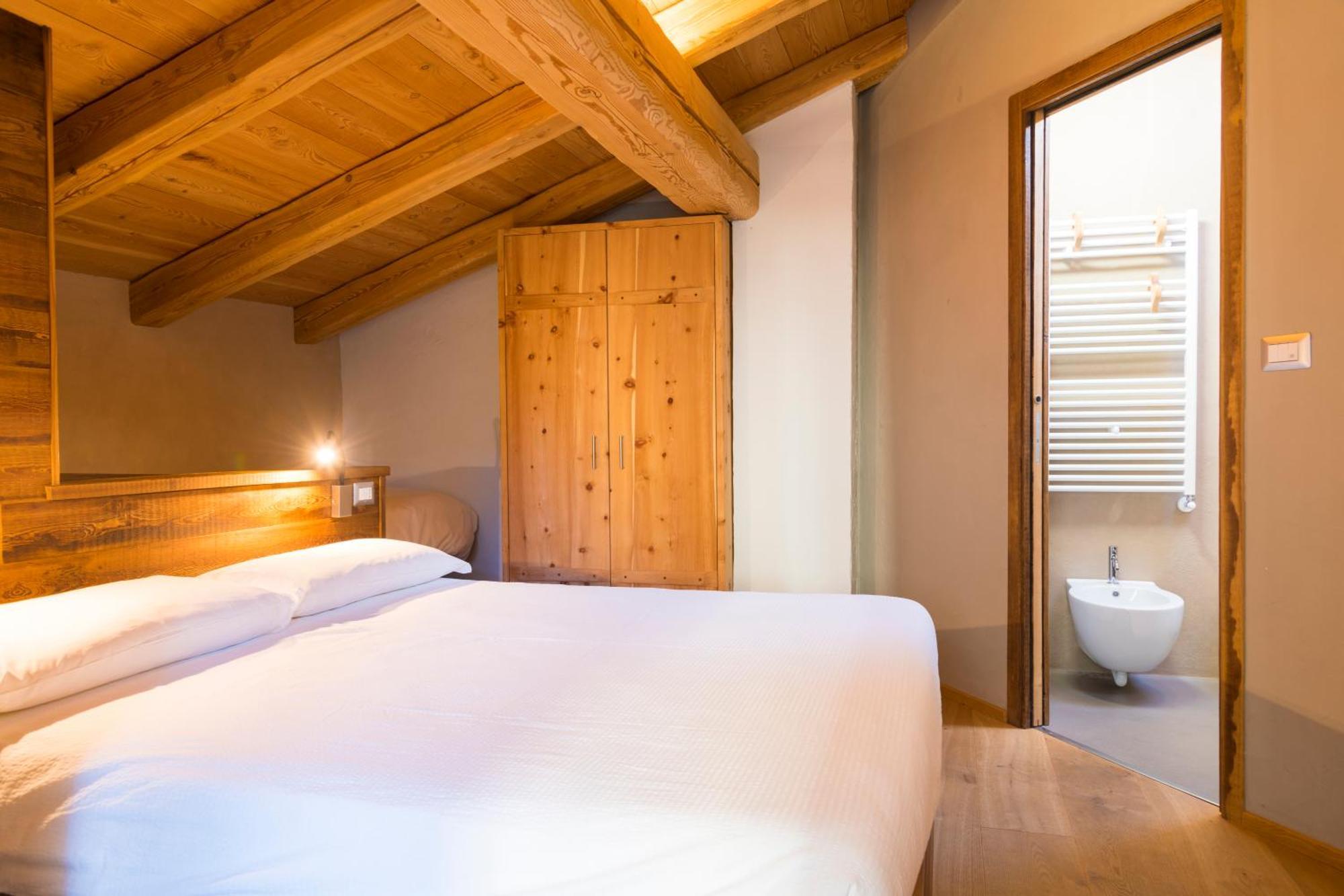 La Placette - Albergo Diffuso E Trattoria Usseaux Eksteriør billede