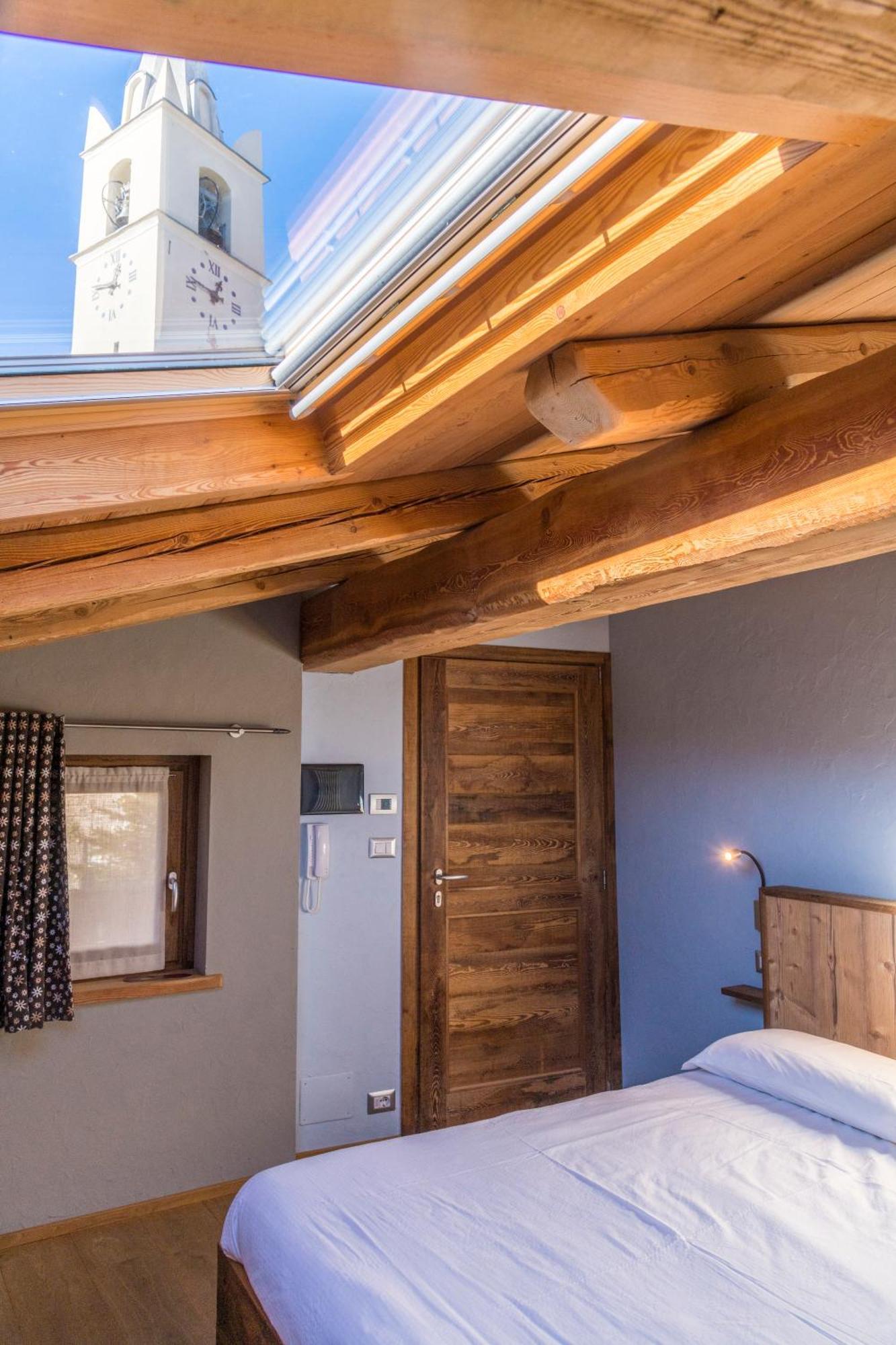 La Placette - Albergo Diffuso E Trattoria Usseaux Eksteriør billede