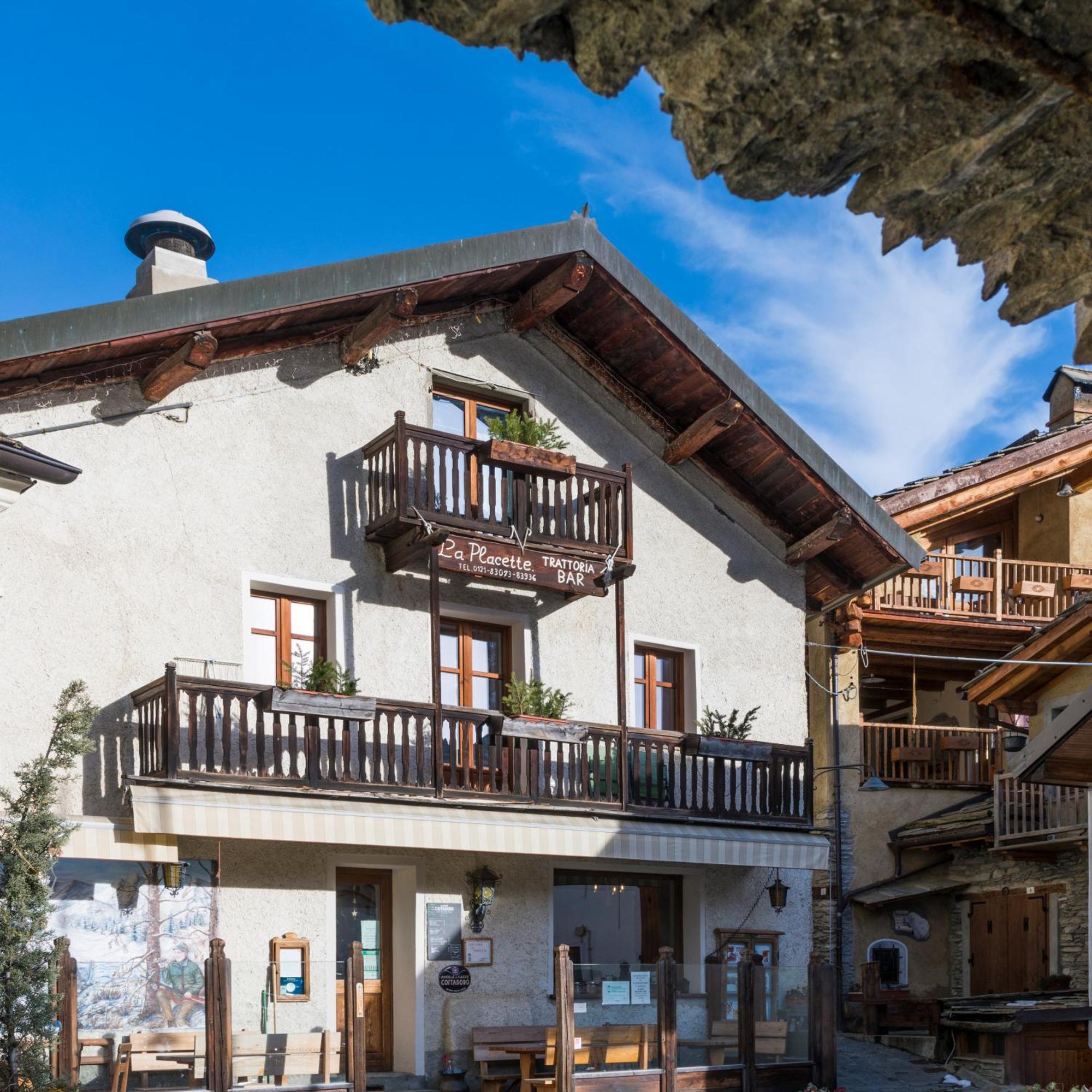 La Placette - Albergo Diffuso E Trattoria Usseaux Eksteriør billede