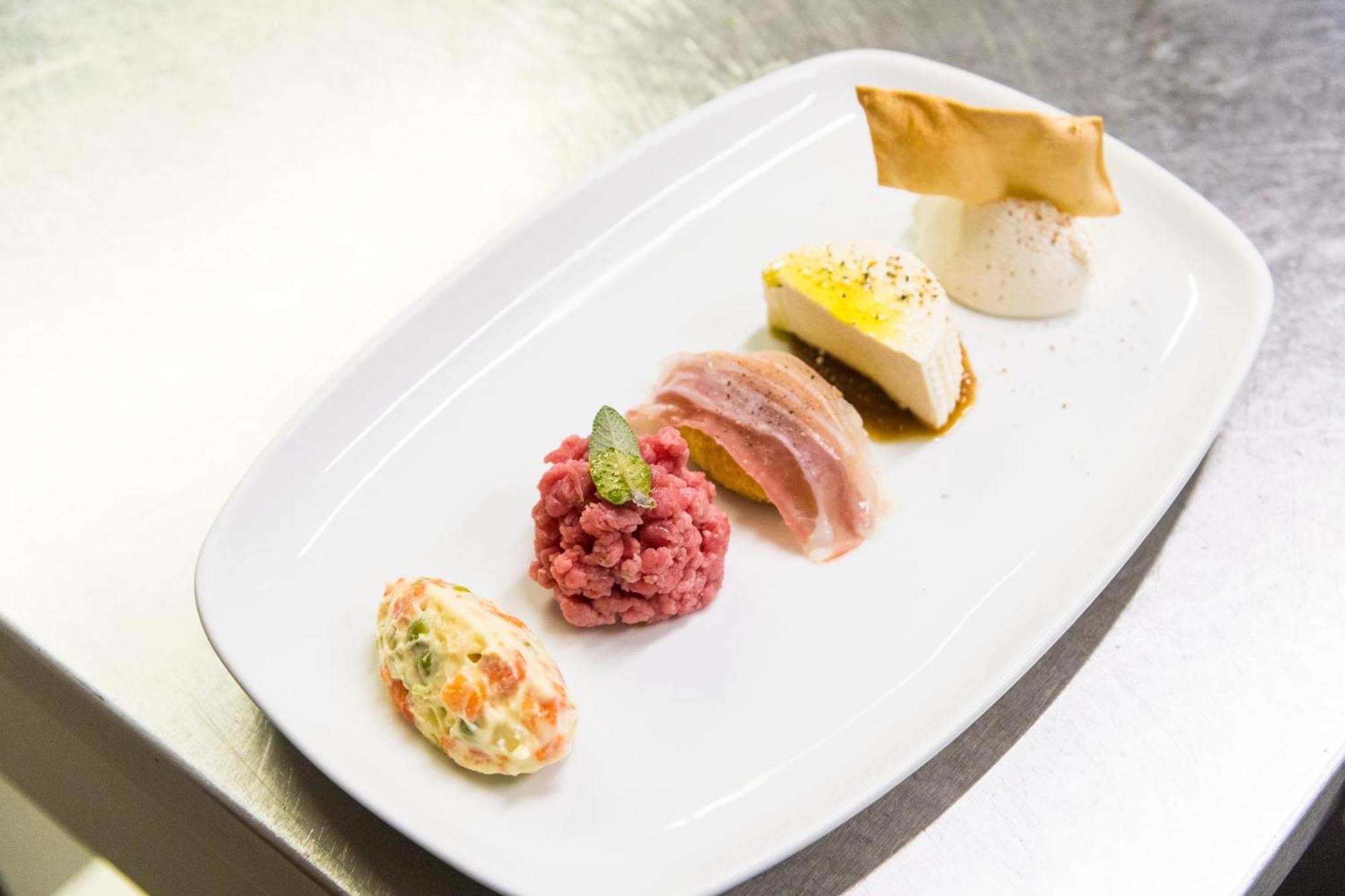 La Placette - Albergo Diffuso E Trattoria Usseaux Eksteriør billede
