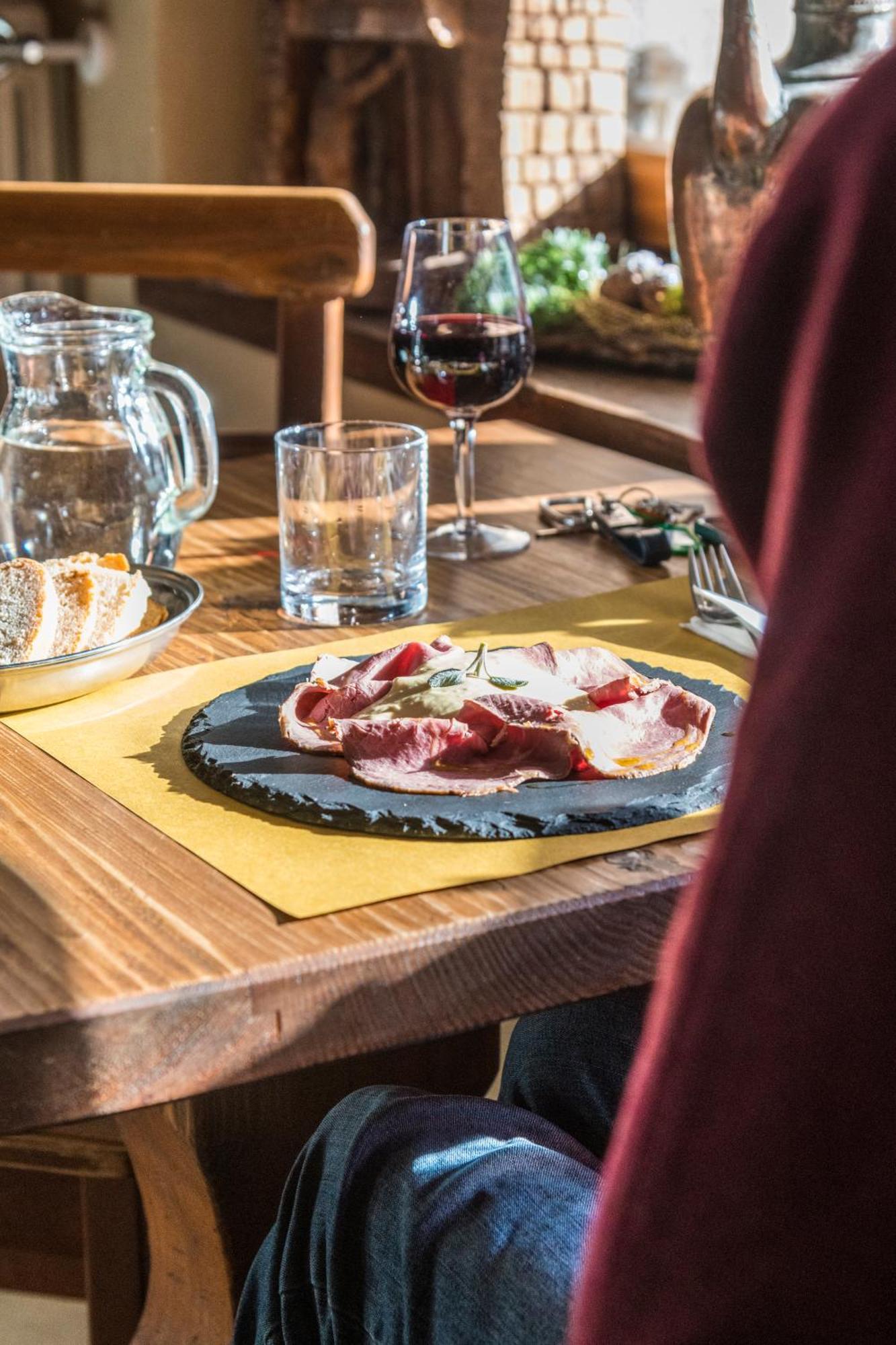 La Placette - Albergo Diffuso E Trattoria Usseaux Eksteriør billede