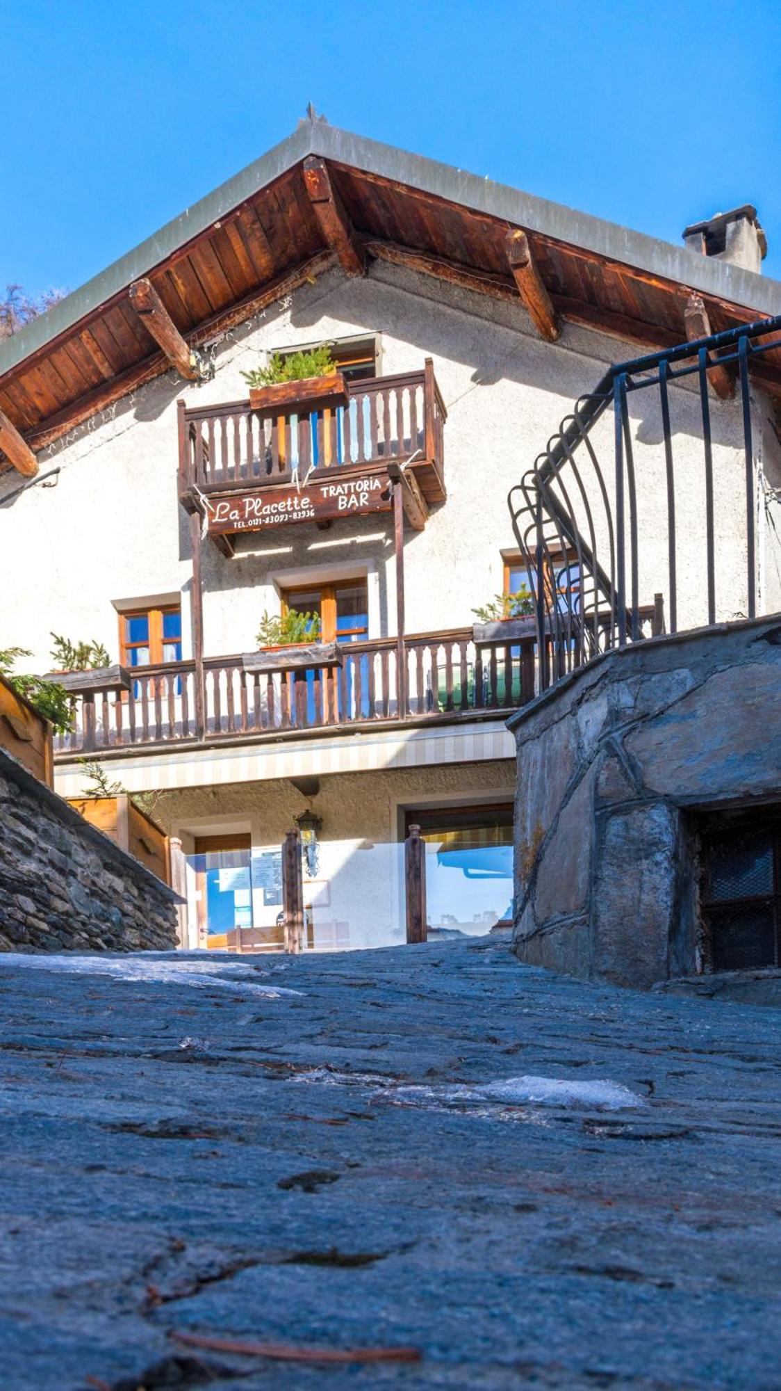 La Placette - Albergo Diffuso E Trattoria Usseaux Eksteriør billede