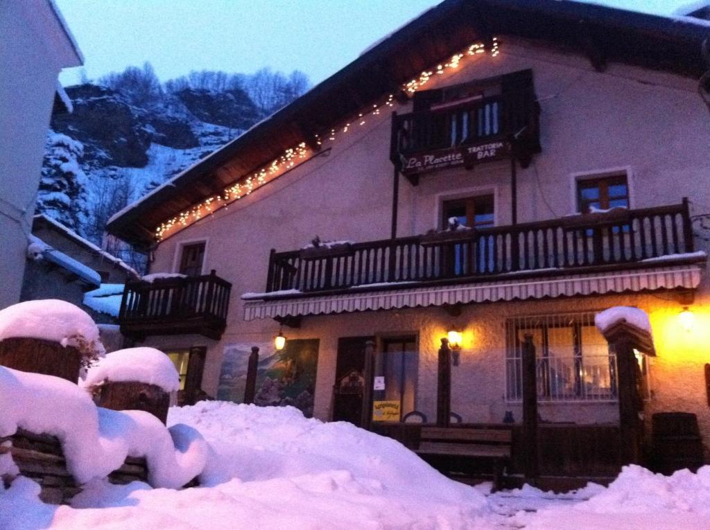 La Placette - Albergo Diffuso E Trattoria Usseaux Eksteriør billede
