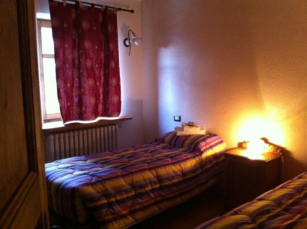 La Placette - Albergo Diffuso E Trattoria Usseaux Eksteriør billede
