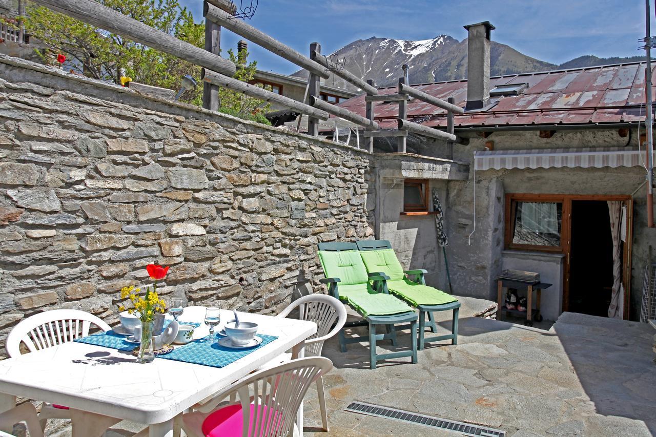 La Placette - Albergo Diffuso E Trattoria Usseaux Eksteriør billede