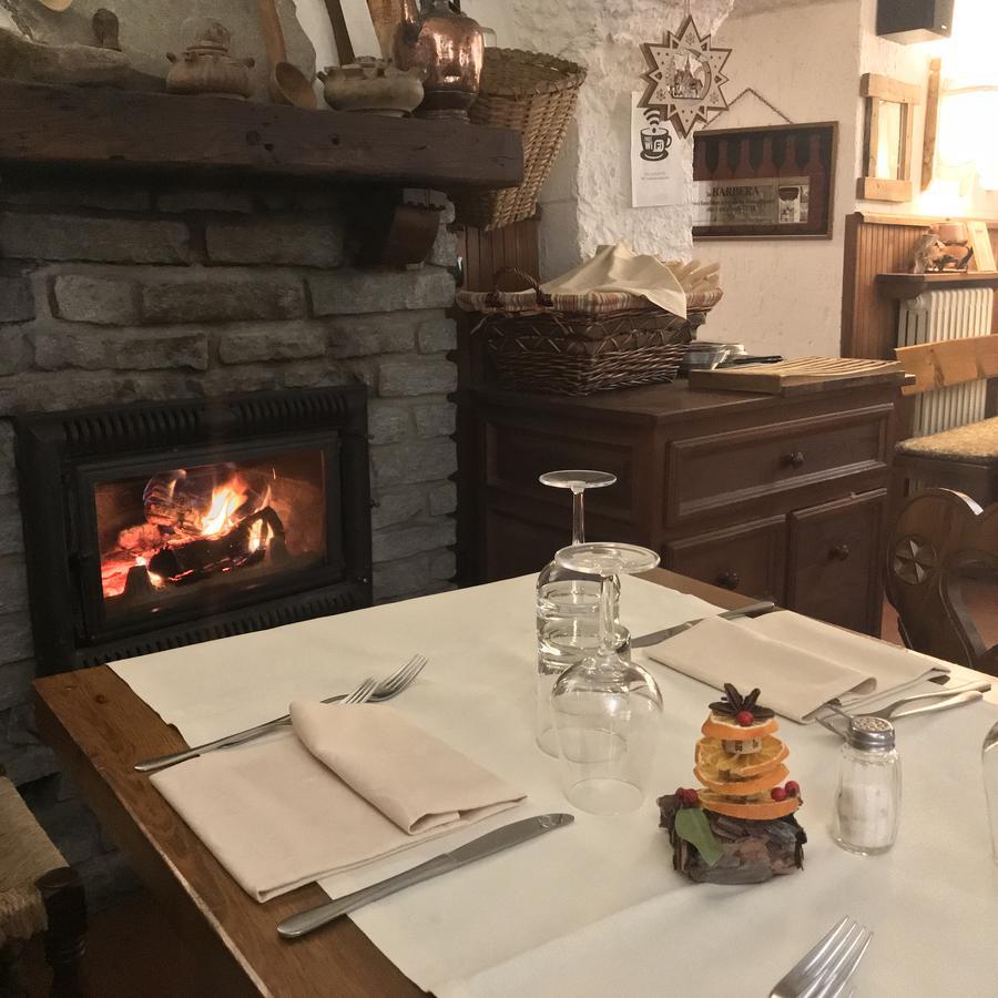La Placette - Albergo Diffuso E Trattoria Usseaux Eksteriør billede
